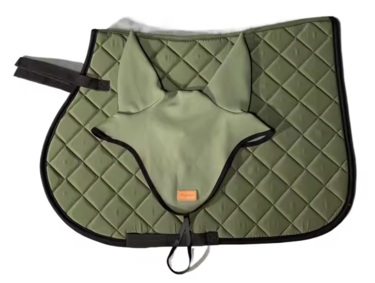 Tapis de selle et Bonnet Cheval Pegasus – Set Équestre Absorbant & Respirant