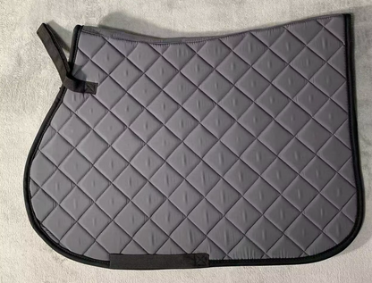 Tapis de selle et Bonnet Cheval Pegasus – Set Équestre Absorbant & Respirant