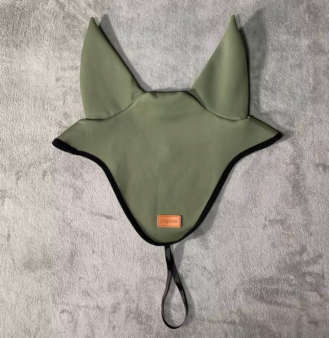 Tapis de selle et Bonnet Cheval Pegasus – Set Équestre Absorbant & Respirant