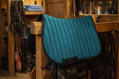 Tapis de Selle Cheval 68x51 cm en Polyester – Absorbant, Respirant, Séchage